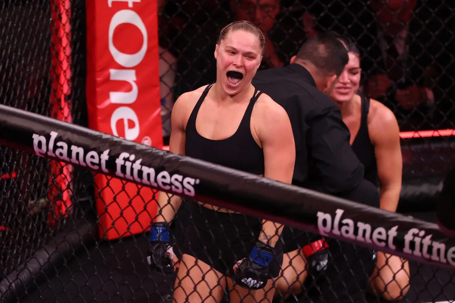 Ronda Rousey Submits Gina Carano in 17 Seconds in Historic MMA Comeback