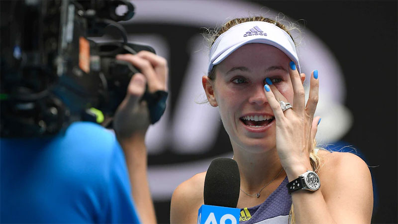Caroline Wozniacki Forced to Retire from the 2010 Charleston Semifinals