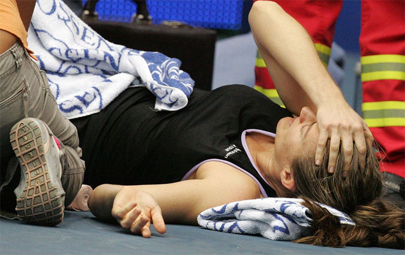 Mary Pierce s Career Ending Injury at the 2006 Linz