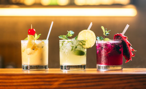 How did golf culture inspire mixologists to create these drinks