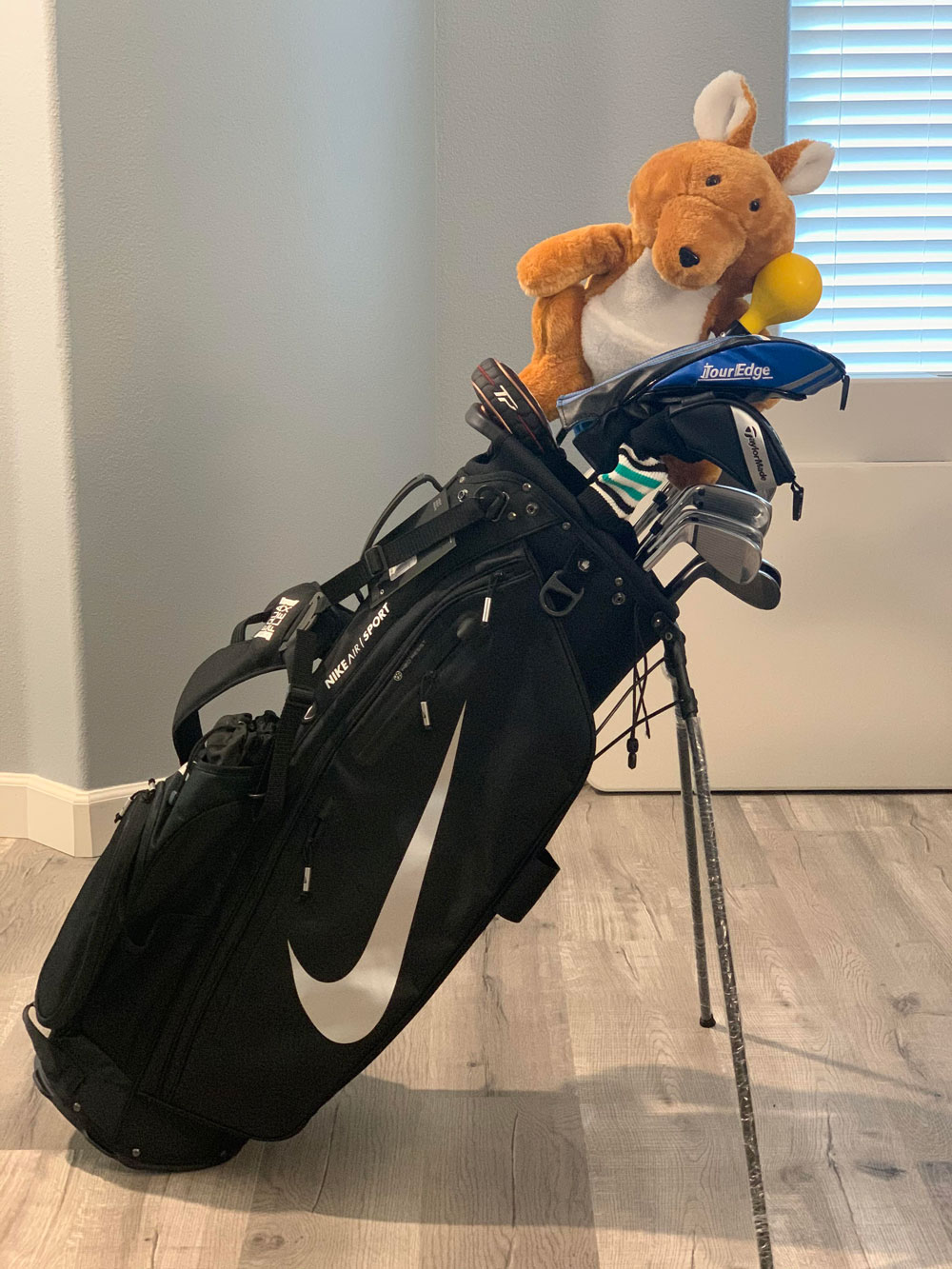 What Goes In A Golf Bag