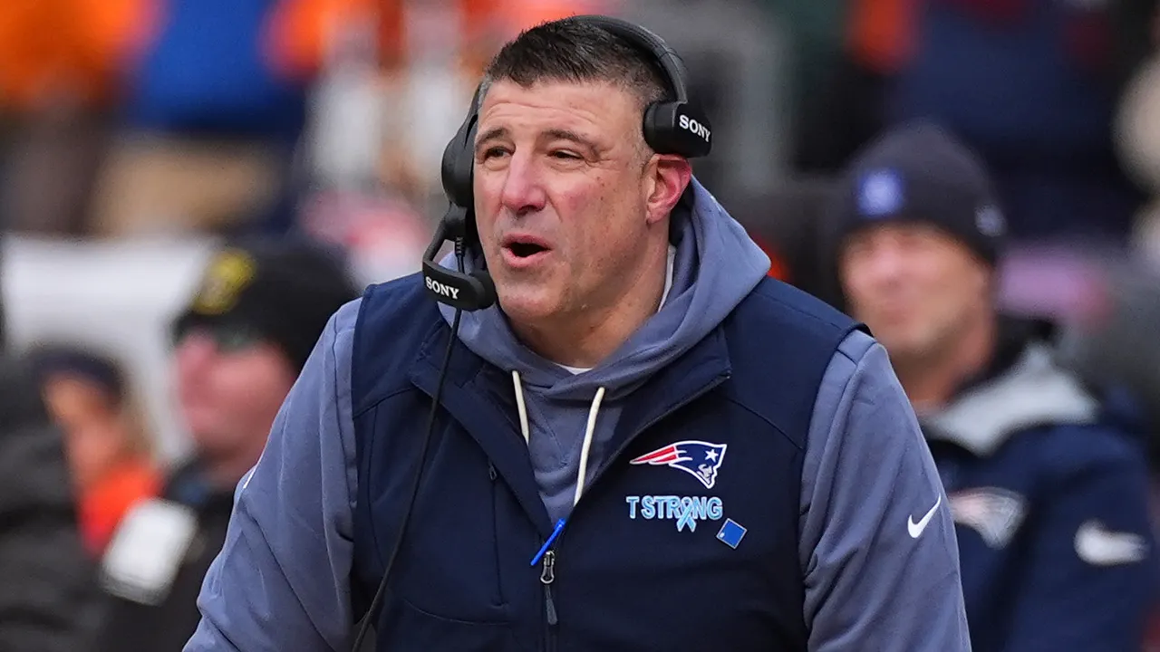 1775746338073_nfl patriots mike vrabel 012626 2